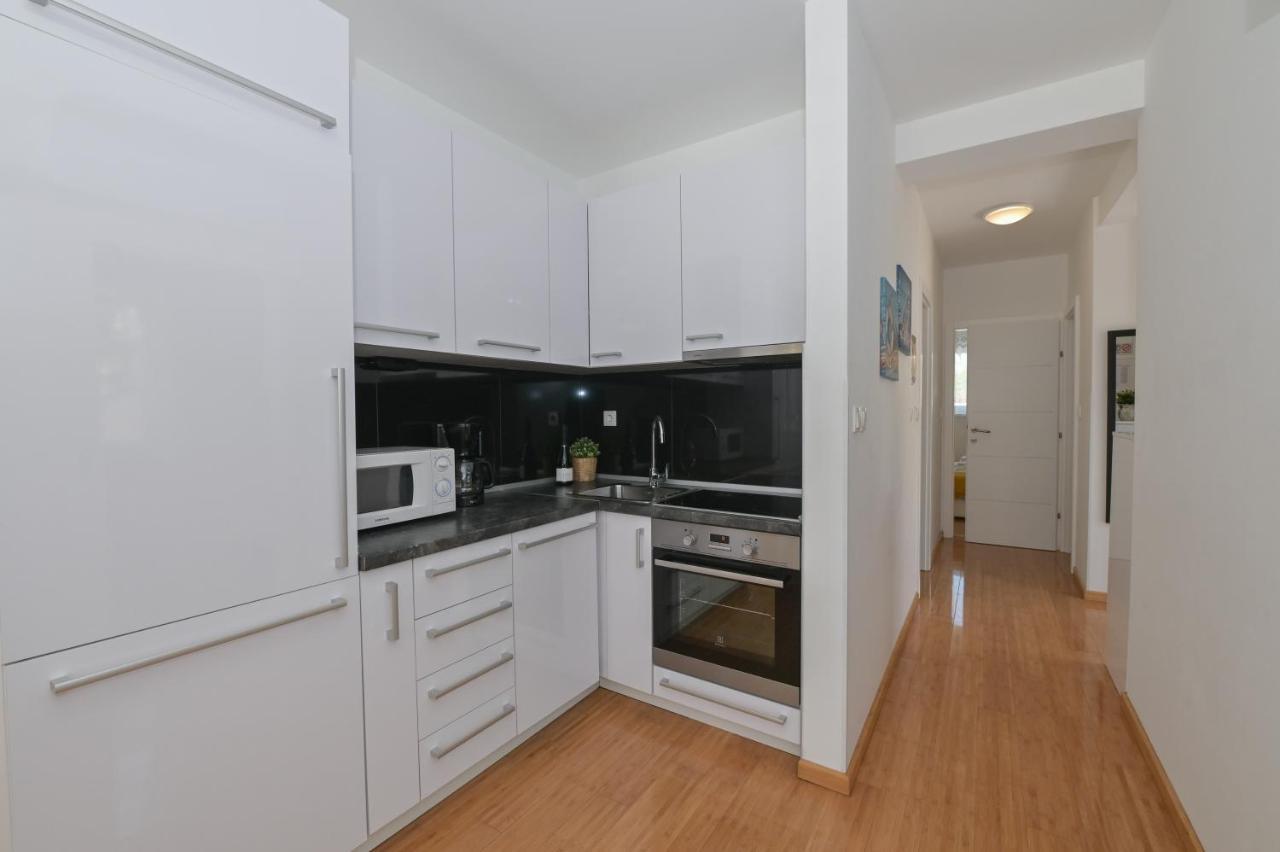 Apartment Funtastic With Private Pool 노바야 외부 사진
