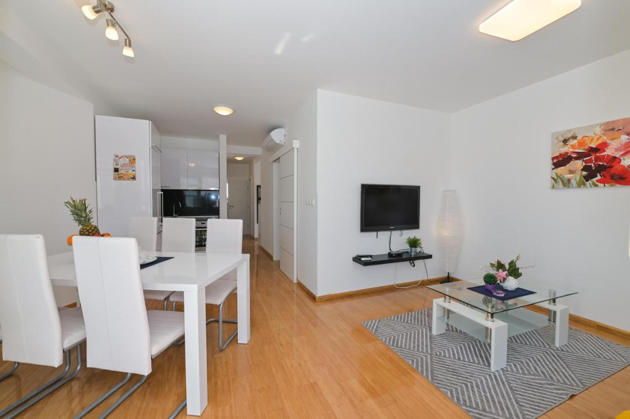 Apartment Funtastic With Private Pool 노바야 외부 사진