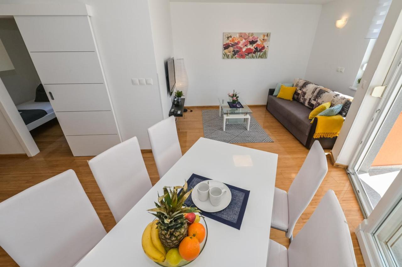 Apartment Funtastic With Private Pool 노바야 외부 사진