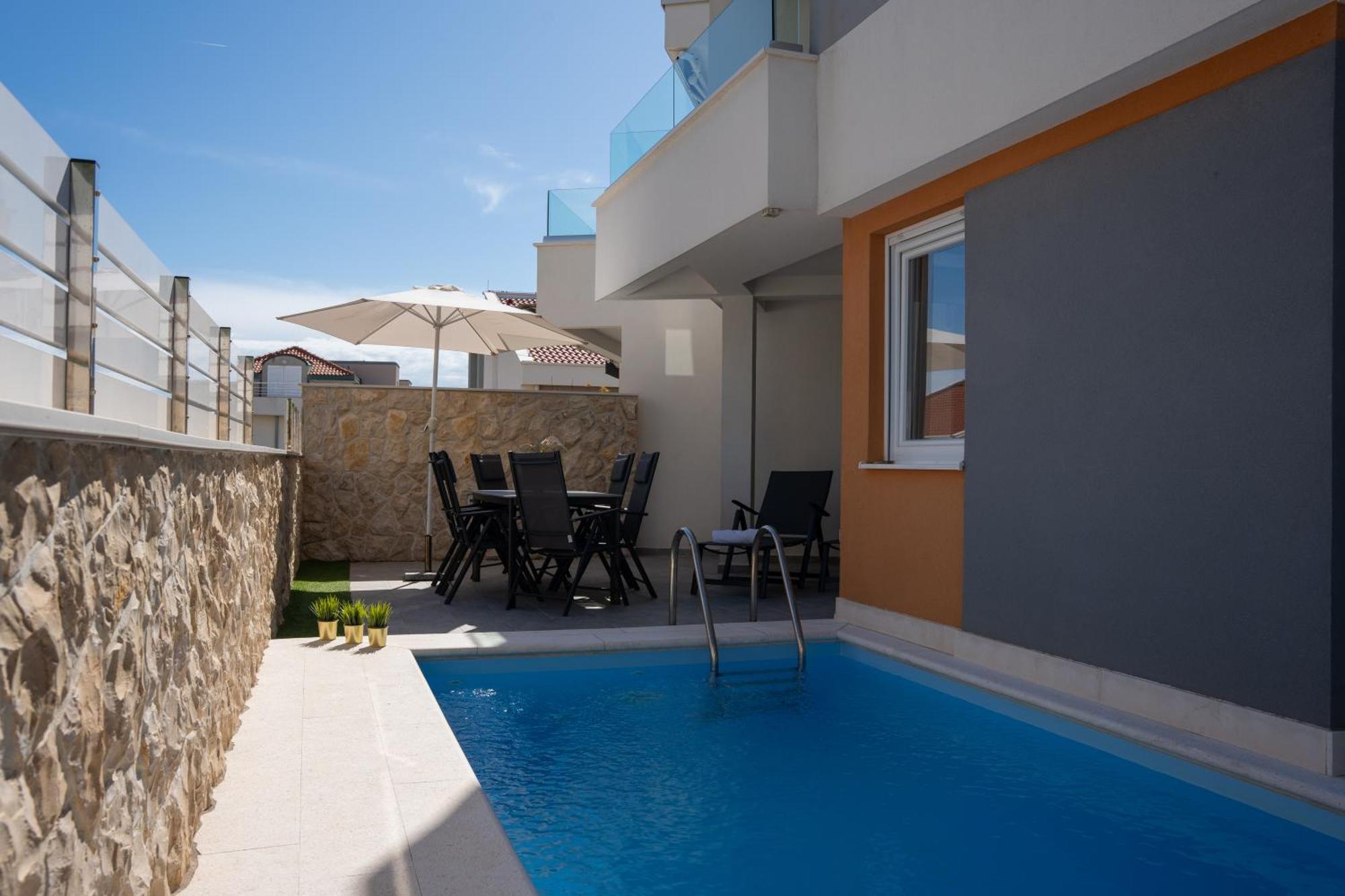 Apartment Funtastic With Private Pool 노바야 외부 사진