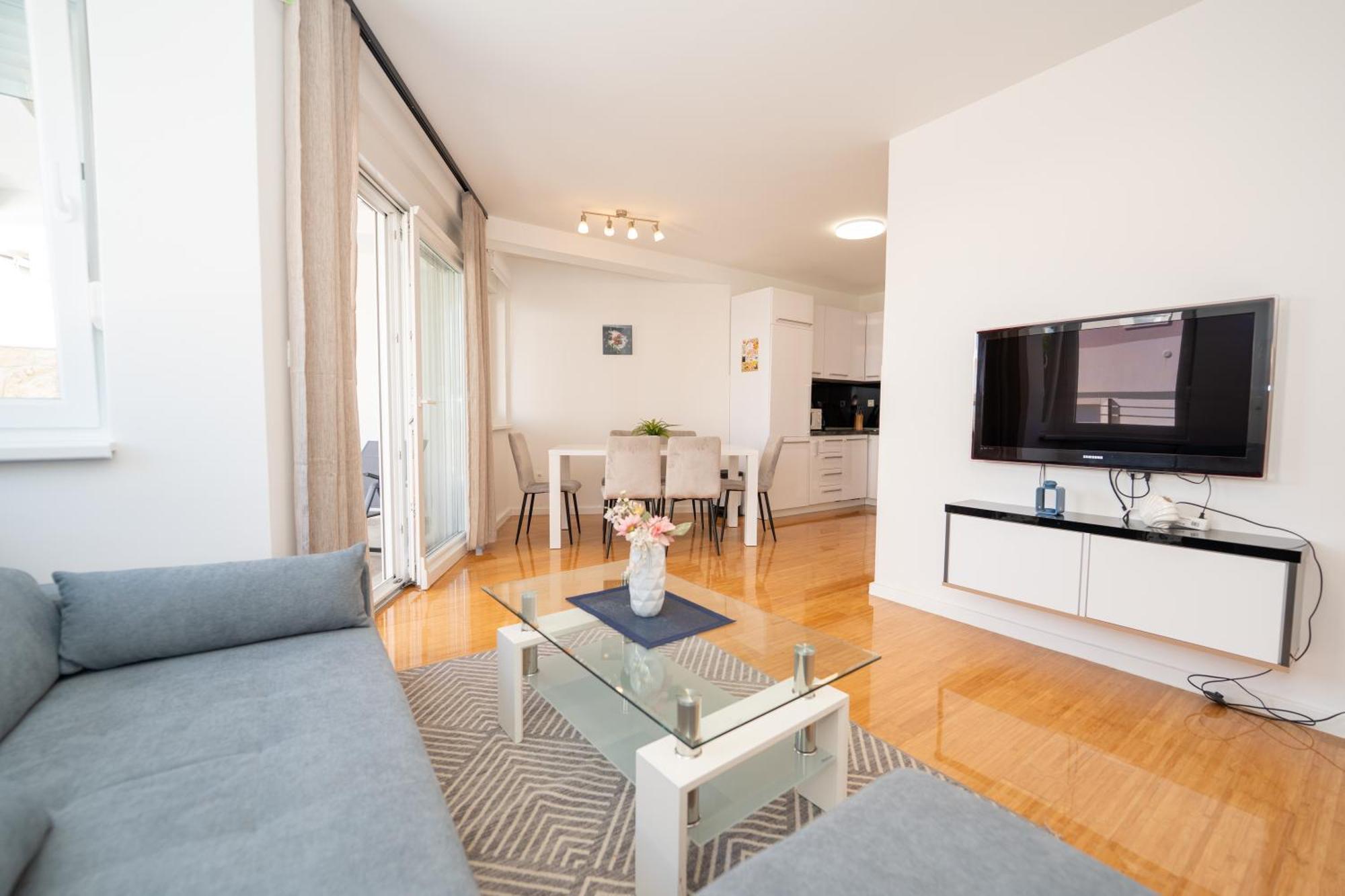 Apartment Funtastic With Private Pool 노바야 외부 사진